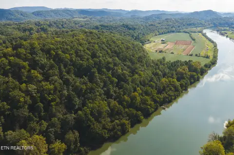 Unrestricted Riverfront Land