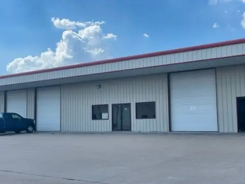 Warehouse with Office and Overhead Doors