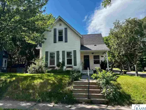 Licensed Duplex with Flexible Layout