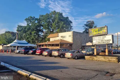 Sports Bar & Real Estate