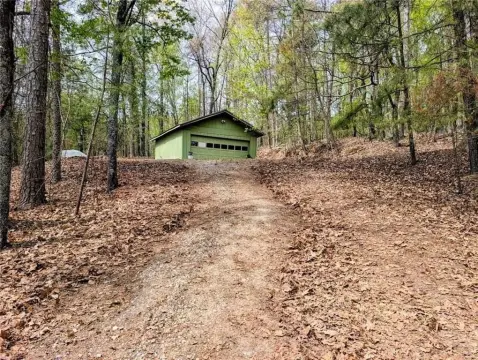 Scenic Lot Near Lake Lanier