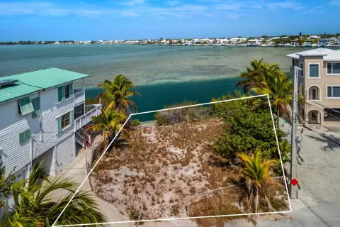 Waterfront Land in Sugarloaf Key