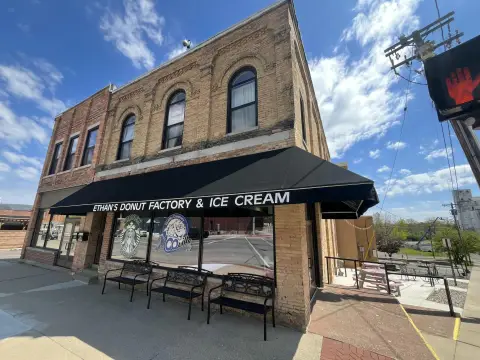 Turn-Key Donut and Ice Cream Business