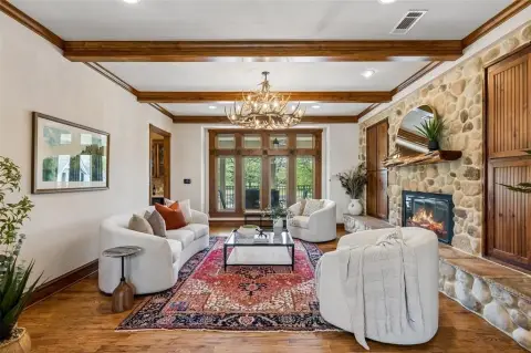 Granbury Estate: Luxury Ranch Living