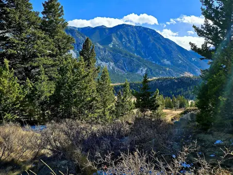Land in Beartooth Mountains