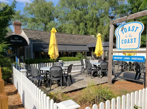 Orleans Restaurant with Patio Seating