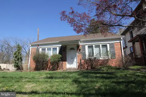 High-Visibility Office Building in Hamilton
