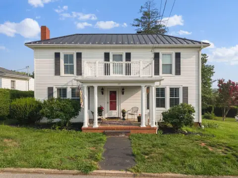 Updated Bed and Breakfast Home