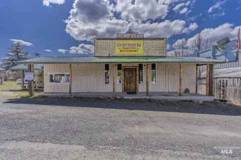 Operational Restaurant with Generator