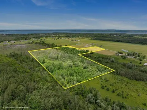 Recreational Hunting Land with Mixed Terrain