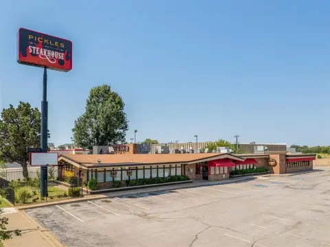 Freestanding Restaurant Building