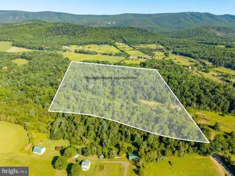 Agricultural Land Parcel With Creek Crossing