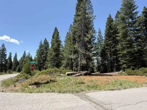 Lake Almanor Corner Lot