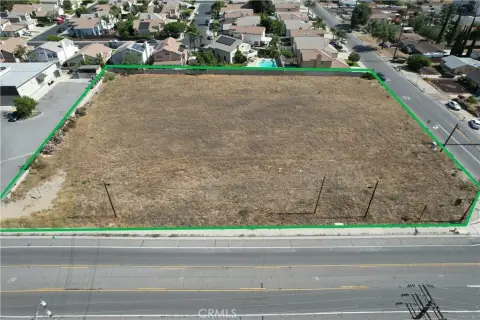 Prime Corner Lot in Mentone