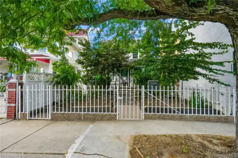 Detached Duplex with Garage
