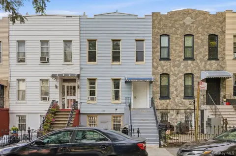 Four-Level Duplex Property