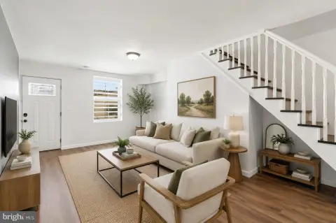 Bi-Level Duplex with Private Outdoor Space