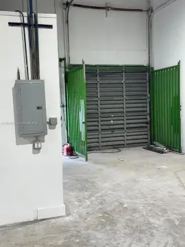 Opa-Locka Warehouse for Lease