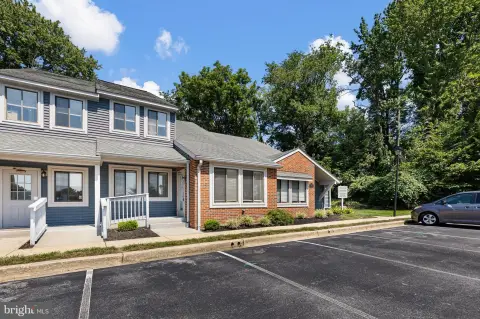 End-Unit Office Condominium