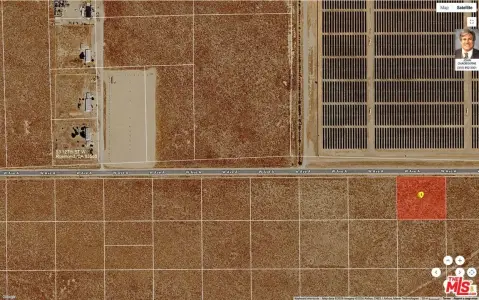 Land in Antelope Acres, CA