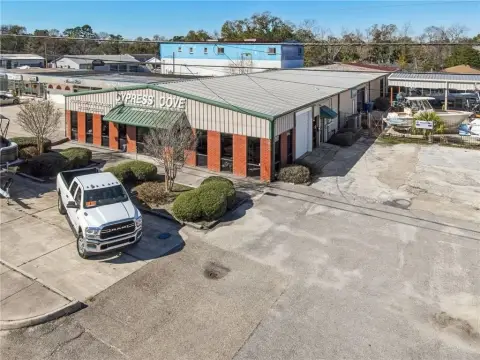 Flex Building with Fenced Yard