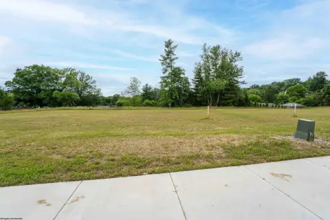 Residential Land in Suncrest