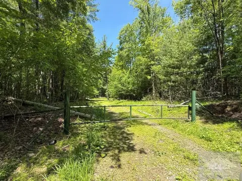 80 Acres Recreational Land, Rock