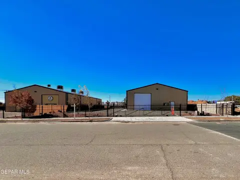 New Commercial Flex Office/Warehouse