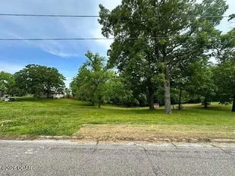 Residential Lot Near Elementary School