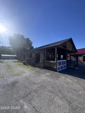 Versatile Commercial Space with Rental