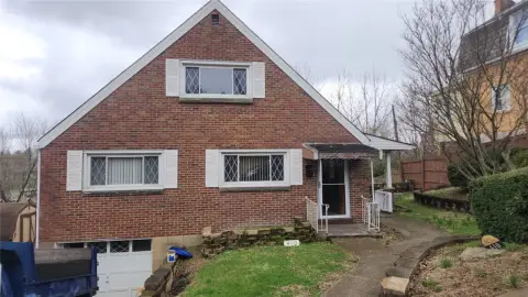 Duplex-Style Income Property with Separation