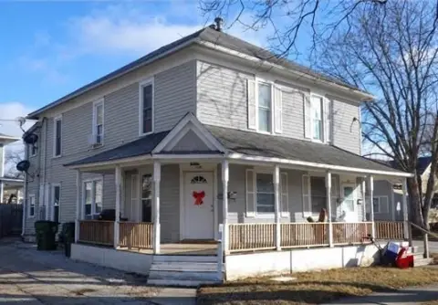 4-Unit Apartment Building