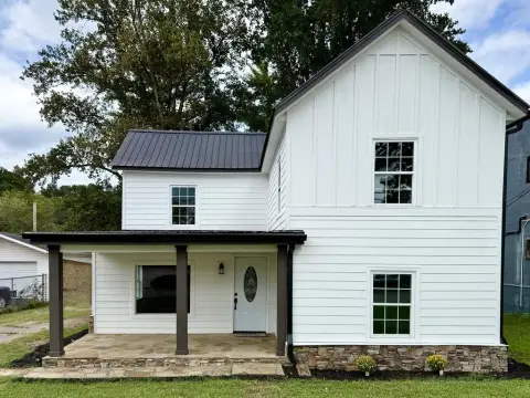 Remodeled Mixed-Use Property with Parking