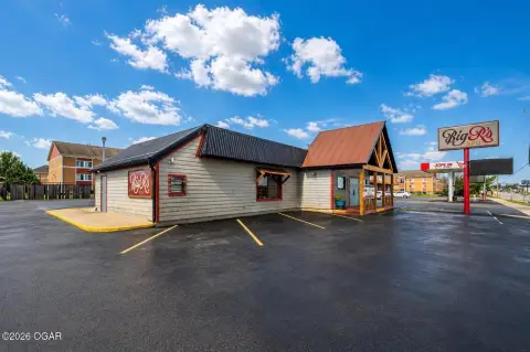 Freestanding Restaurant Building