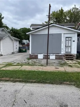 Brick Flex Space with Garage
