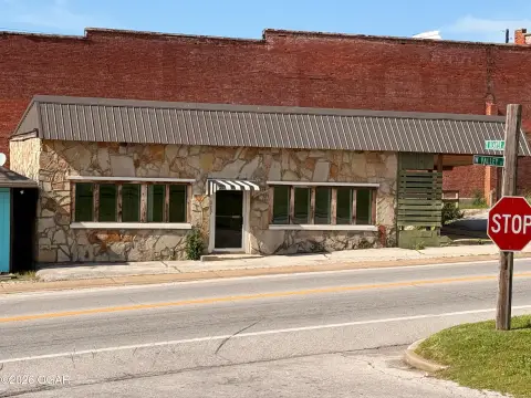 Granby Commercial Space For Rent