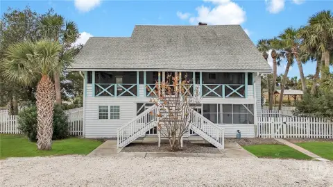 Historic Four-Unit Cottage with Pool