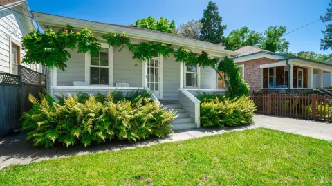 Downtown Duplex with Garden Setting