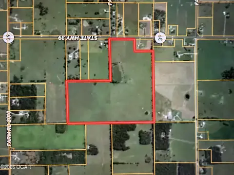 Versatile Acreage Near Aurora, Missouri