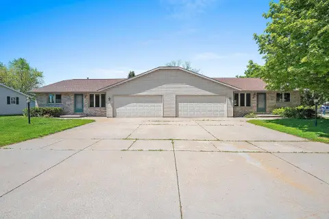 Well-Maintained Duplex in Wrightstown