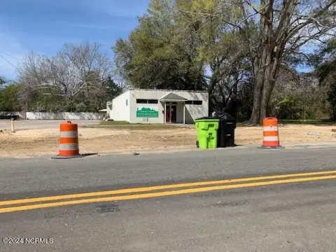 Specialty Property with B-3 Zoning