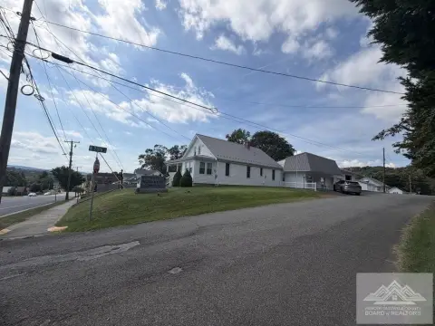 Live-Work Property with Separate Office