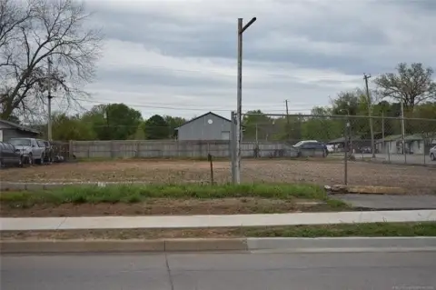 High-Traffic Corner Lot in Tahlequah
