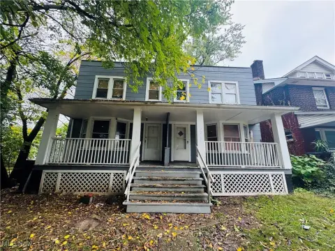 Spacious Multifamily Duplex in Cleveland
