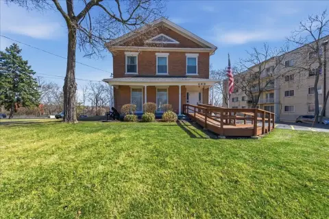 Georgian Home Near Fox River