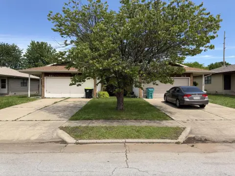 Springfield Duplex with Fenced Yard