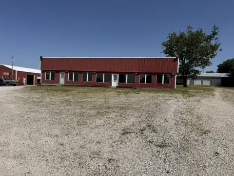 Multi-Building Auto Shop Property