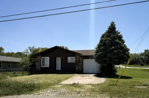 Vacant Duplex Ready for Occupancy
