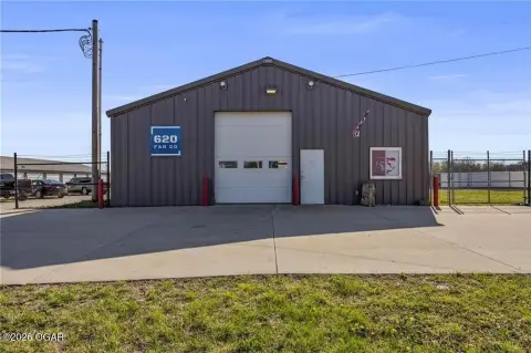 Versatile Commercial Property in Pittsburg