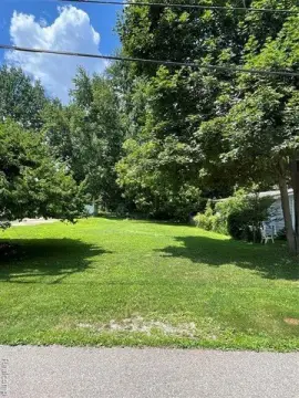 Residential Land in Keego Harbor